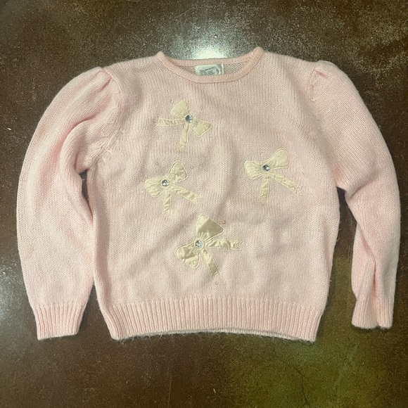 Vintage baby pink sweater with satin white bows - Picture 1 of 4